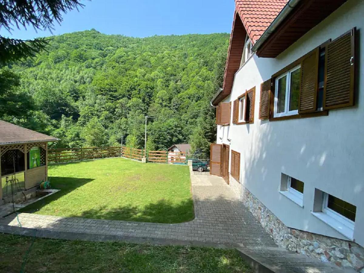 Casuta Cu Zorele Martinie Exterior photo